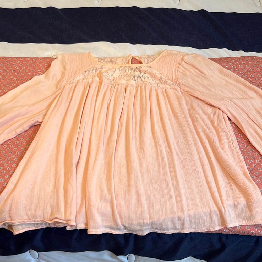 Old Navy XL babydoll top in pale peach pink. Gently used with no stains or tears